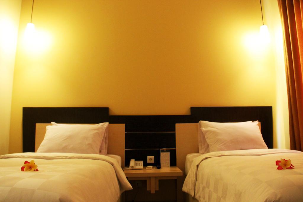 M Hotel Mataram Habitación foto